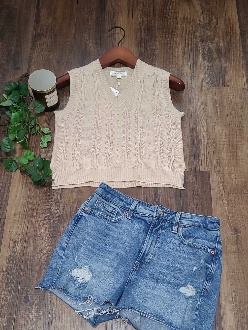 NWT Cream/Light Tan Cable Knit Split Hem Sweater Vest